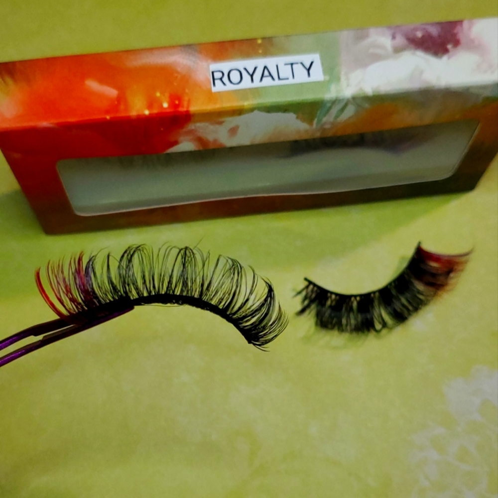Lashes - Picture 2 of 2